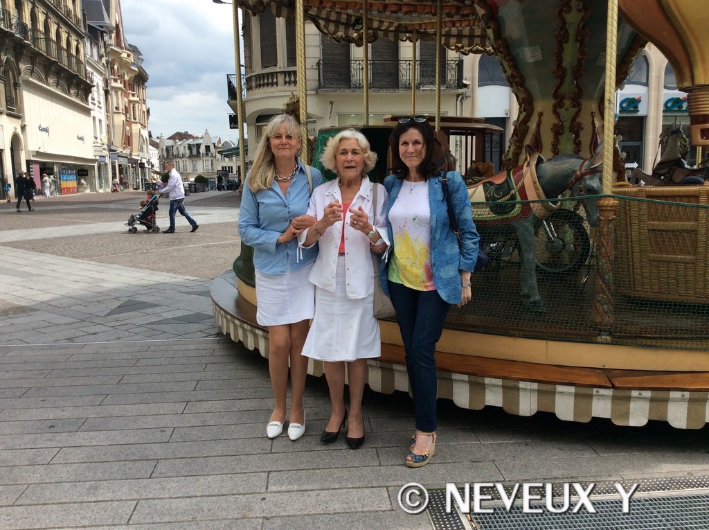 Mère et filles à St QUENTIN