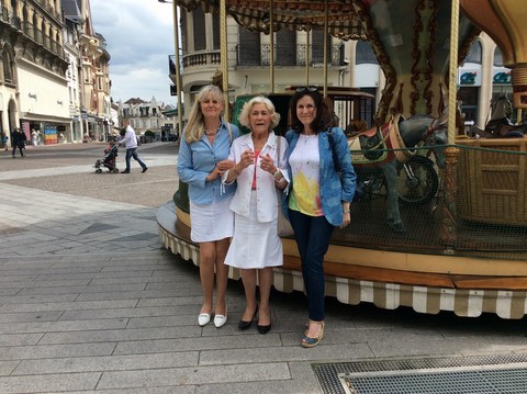 Mère et filles à St QUENTIN