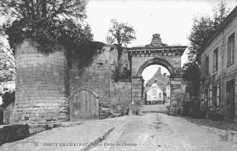 Coucy, la porte des Champs